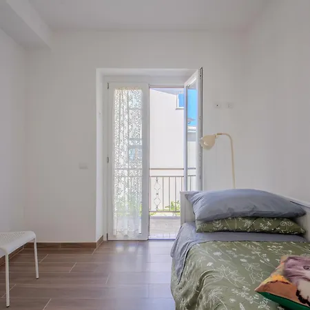 Magnolia House