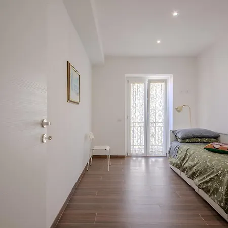Magnolia House *