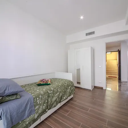 Magnolia House Apartment